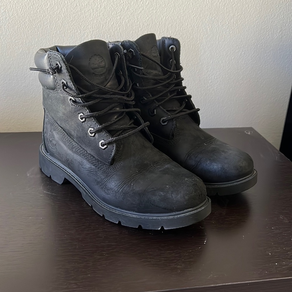 Black Timberland Lace-up Boots